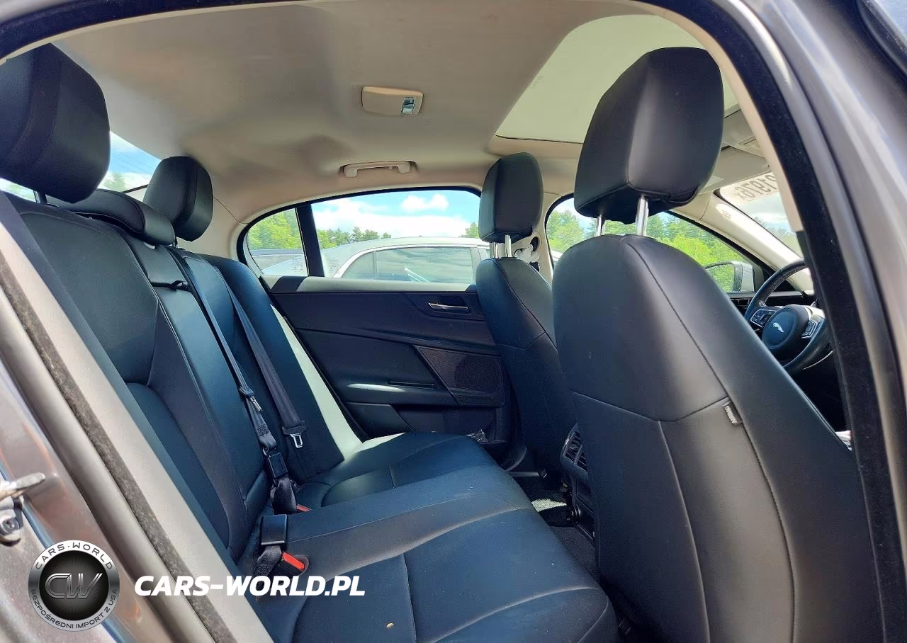 2019 Jaguar Xe Premium VIN:SAJAJ4FX1KCP50927 - 10
