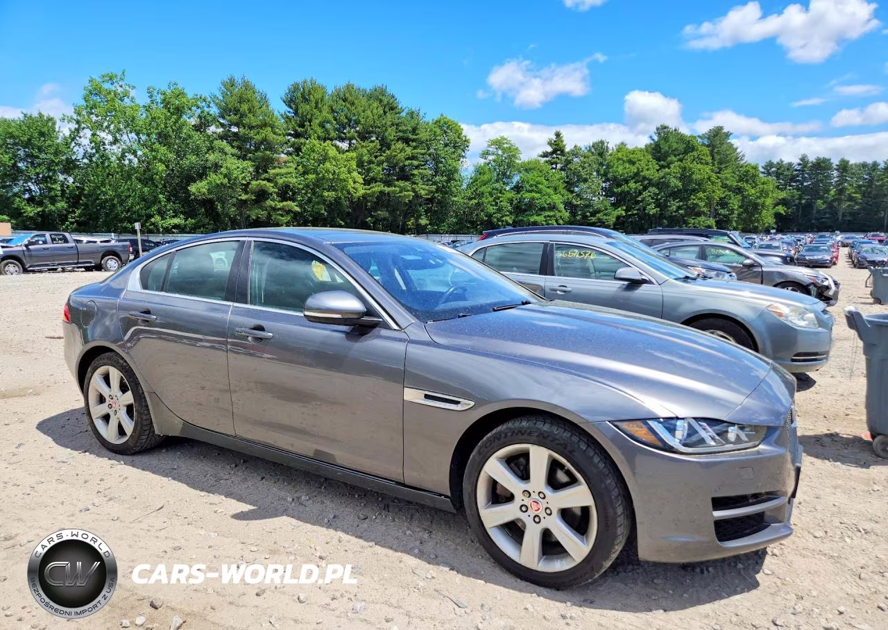 2019 Jaguar Xe Premium VIN:SAJAJ4FX1KCP50927 - 4