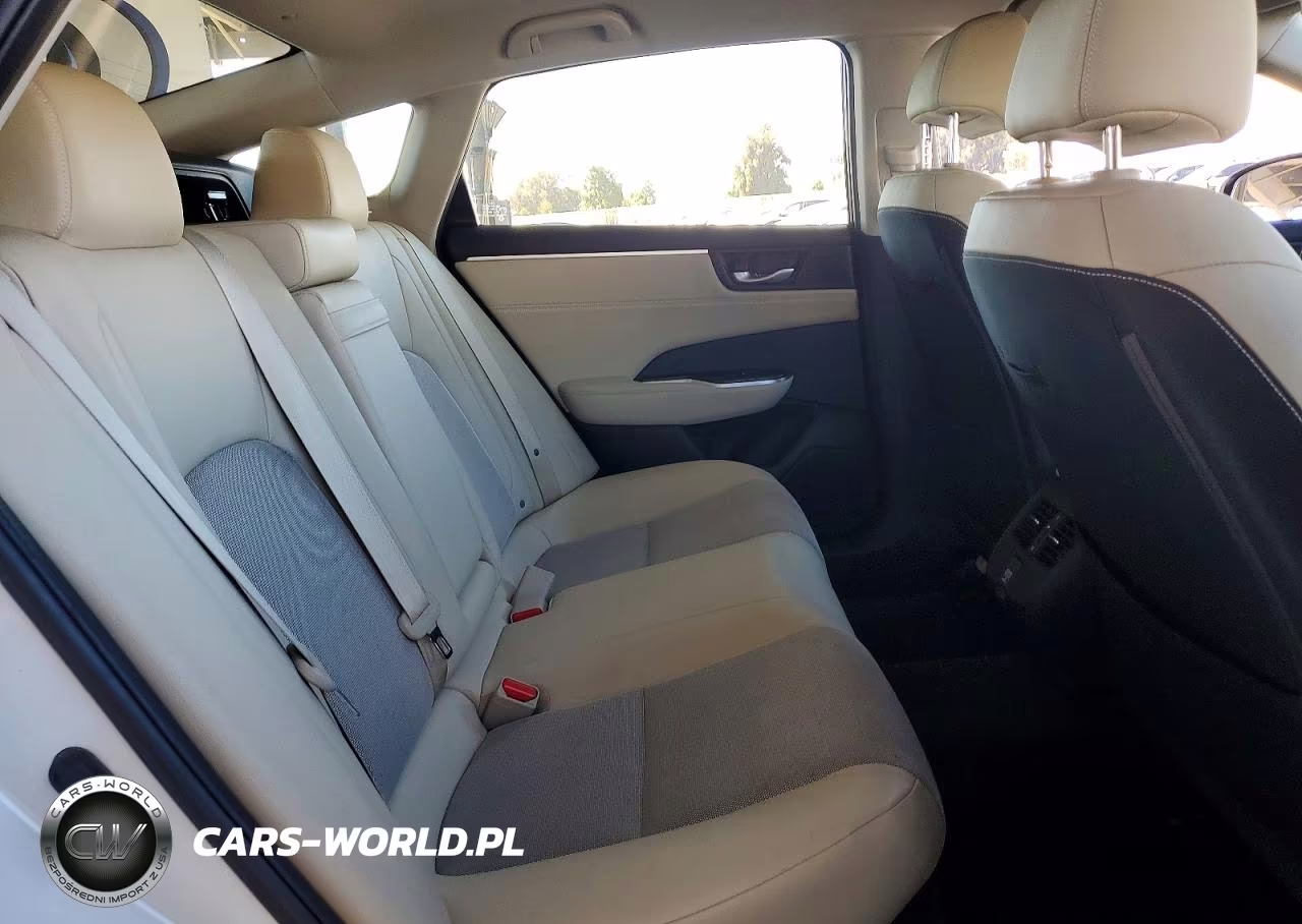 2018 Honda Clarity VIN:JHMZC5F14JC009195 - 10