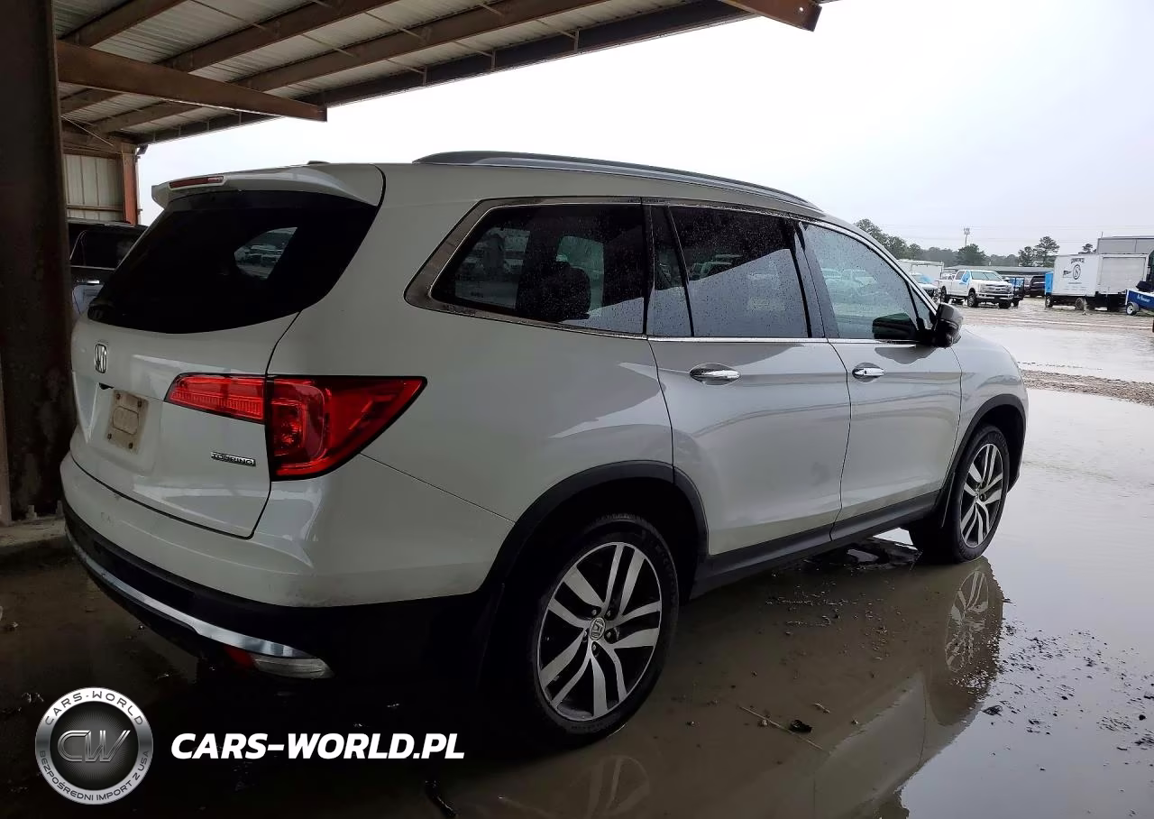 2016 Honda Pilot Touring VIN:5FNYF5H96GB030018 - 3