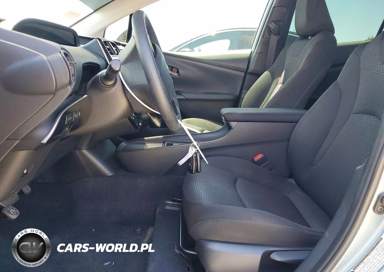 2020 Toyota Prius Le VIN:JTDKARFU0L3111784 - 7