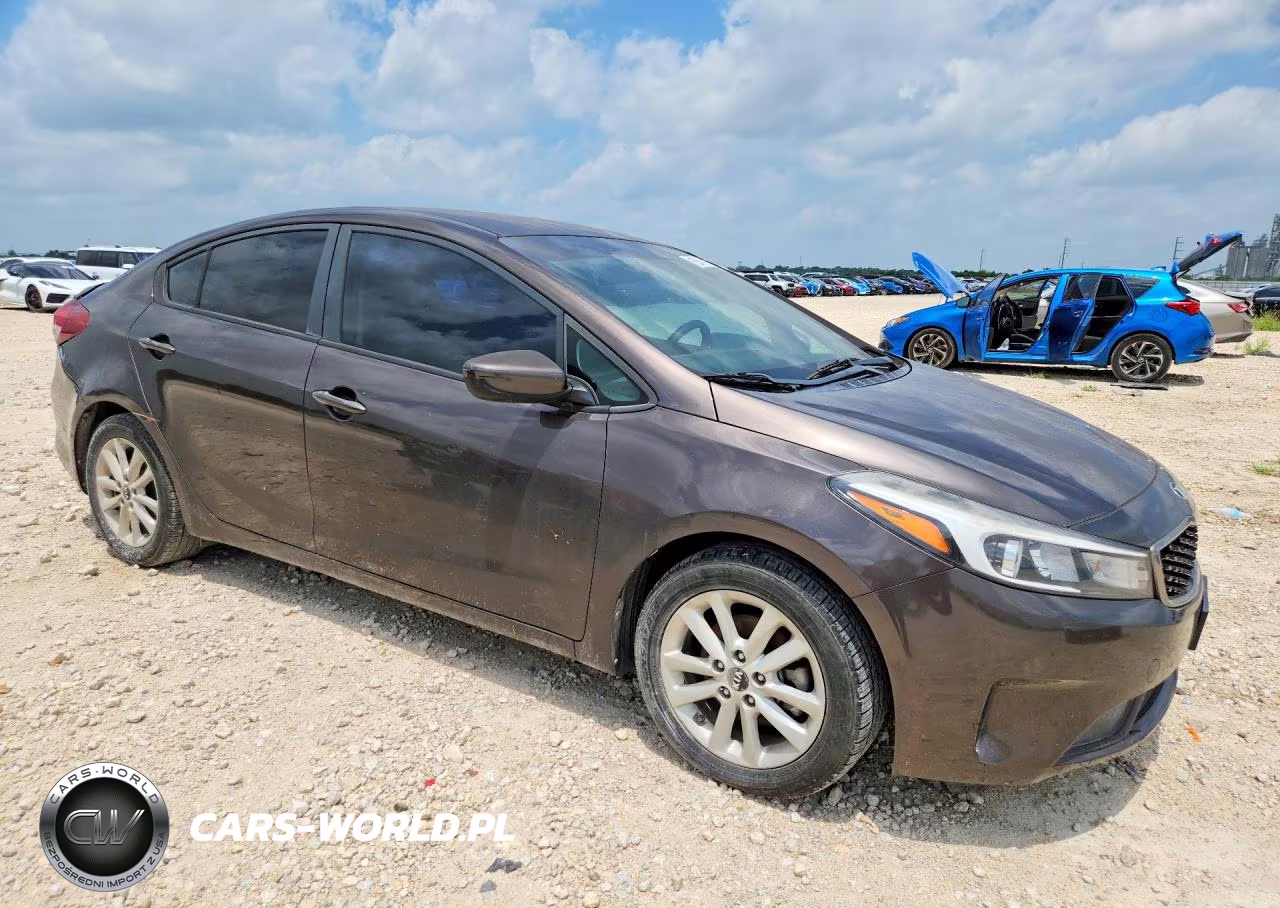 2017 Kia Forte Lx VIN:3KPFL4A76HE131957 - 4