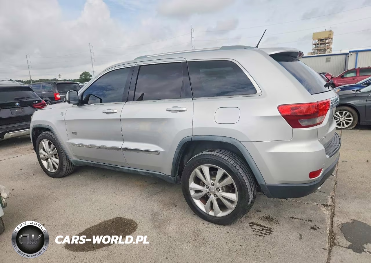 2011 Jeep Grand Cherokee Laredo VIN:1J4RR4GT6BC646417 - 2