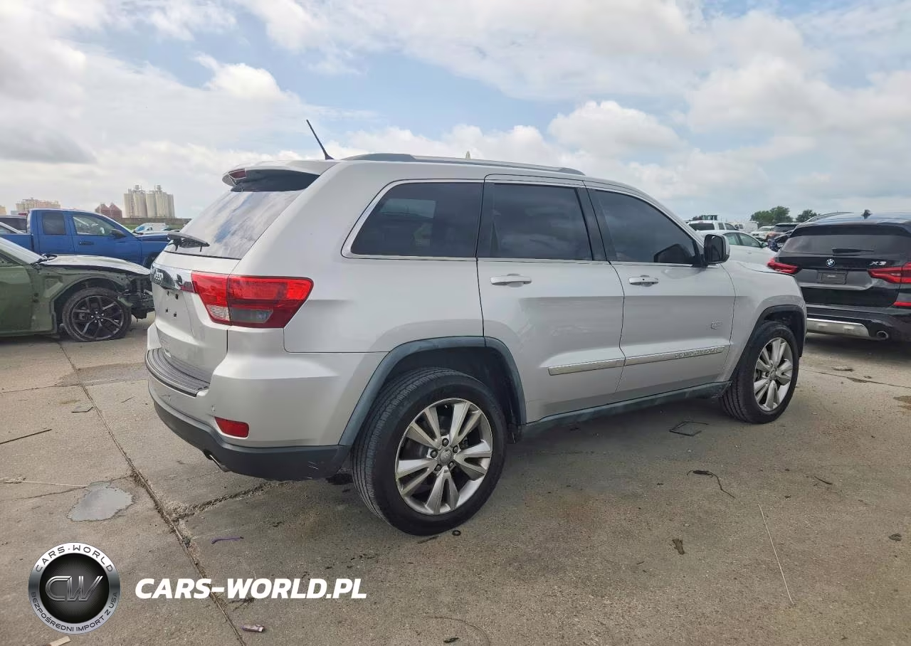 2011 Jeep Grand Cherokee Laredo VIN:1J4RR4GT6BC646417 - 3