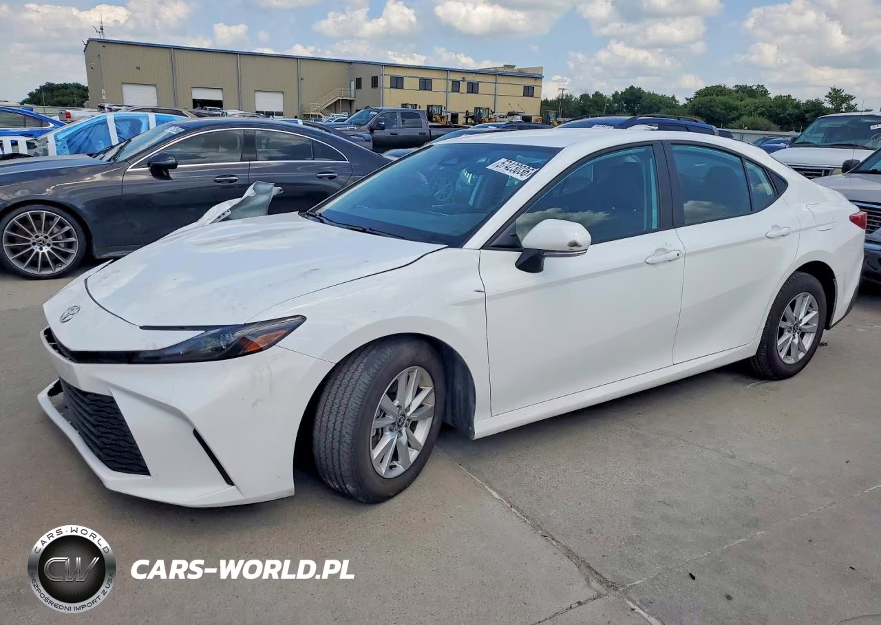 2025 Toyota Camry Le – zdjęcie 1 z 12