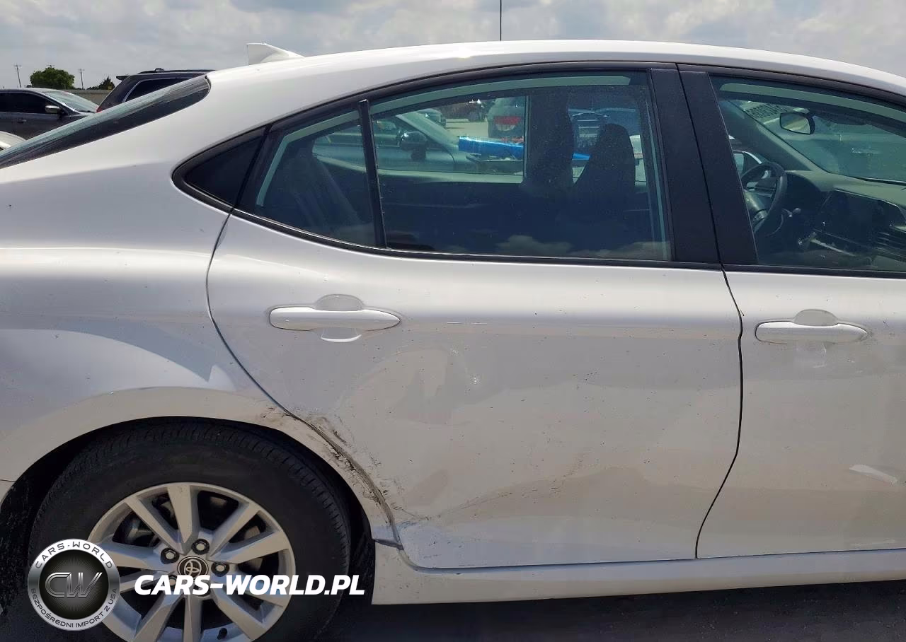 2025 Toyota Camry Le VIN:4T1DAACK0SU565308 - 10