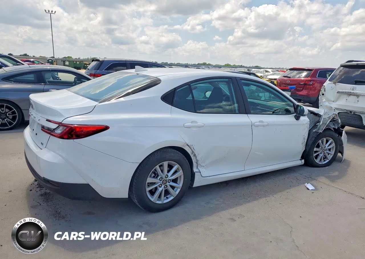 2025 Toyota Camry Le VIN:4T1DAACK0SU565308 - 3