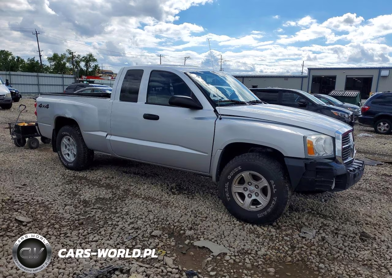 2005 Dodge Dakota Slt VIN:1D7HW42K15S295733 - 4