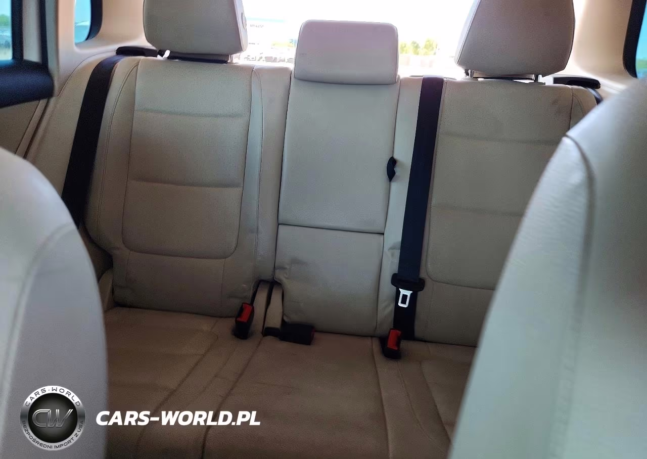 2012 Volkswagen Tiguan S VIN:WVGAV7AX3CW557637 - 10