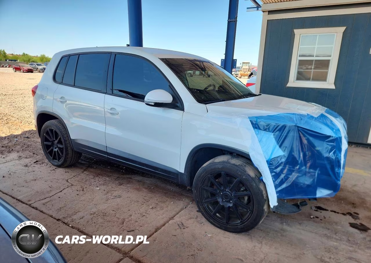 2012 Volkswagen Tiguan S VIN:WVGAV7AX3CW557637 - 4