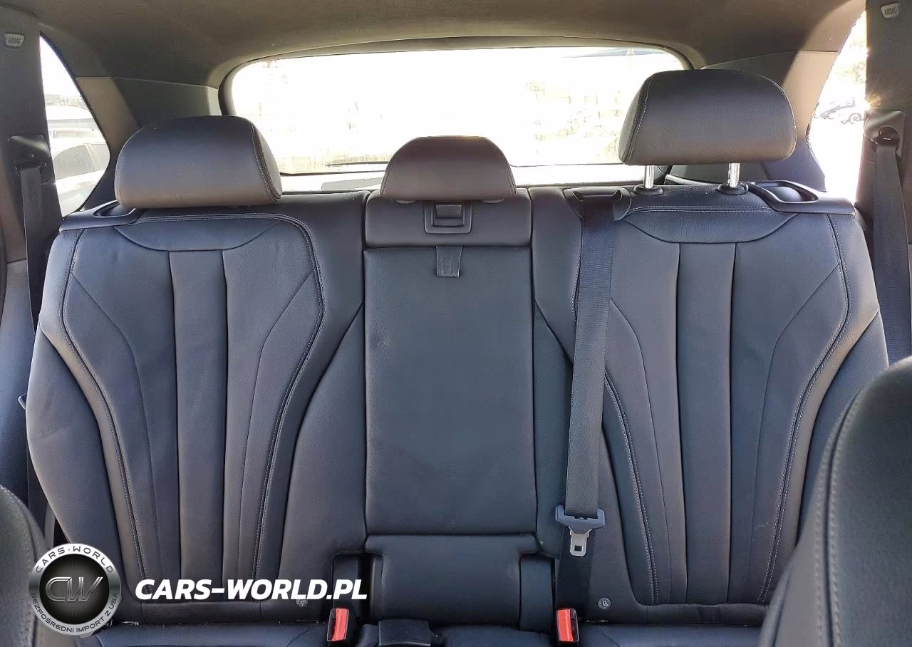2018 BMW X5 xDrive35I VIN:5UXKR0C5XJ0X98738 - 10