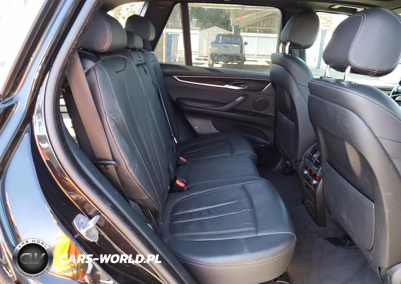 2018 BMW X5 xDrive35I VIN:5UXKR0C5XJ0X98738 - 11