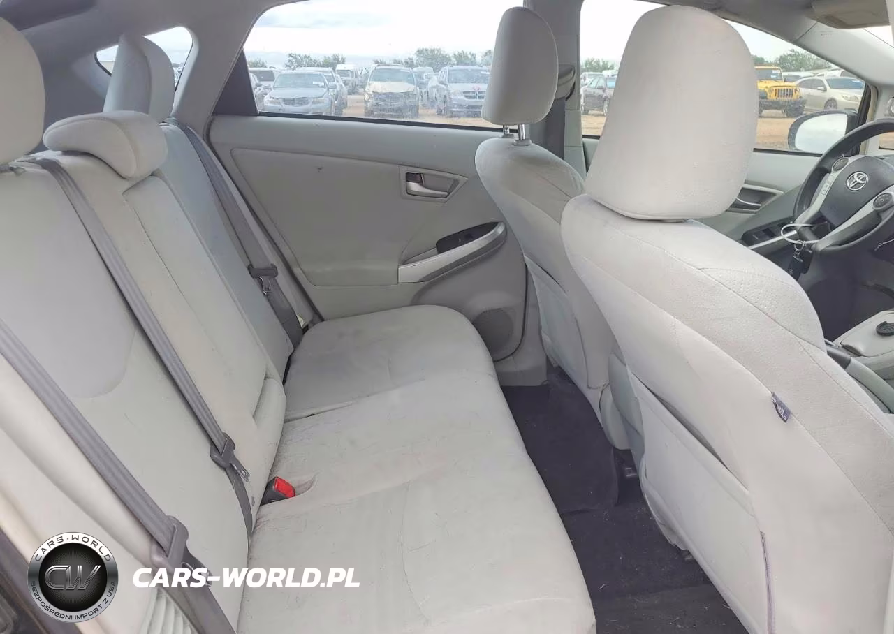 2013 Toyota Prius Two VIN:JTDKN3DU6D1712411 - 10