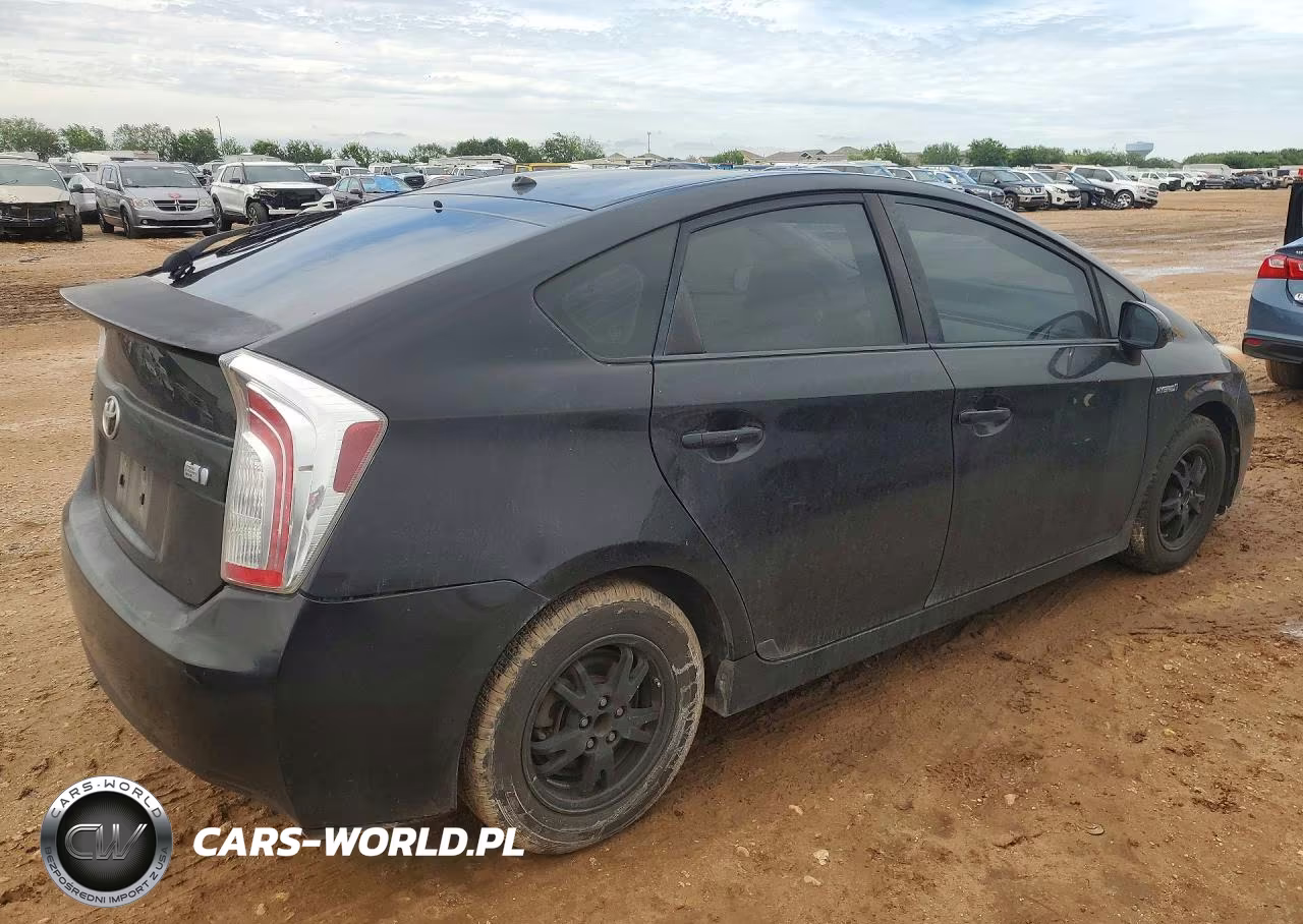 2013 Toyota Prius Two VIN:JTDKN3DU6D1712411 - 3