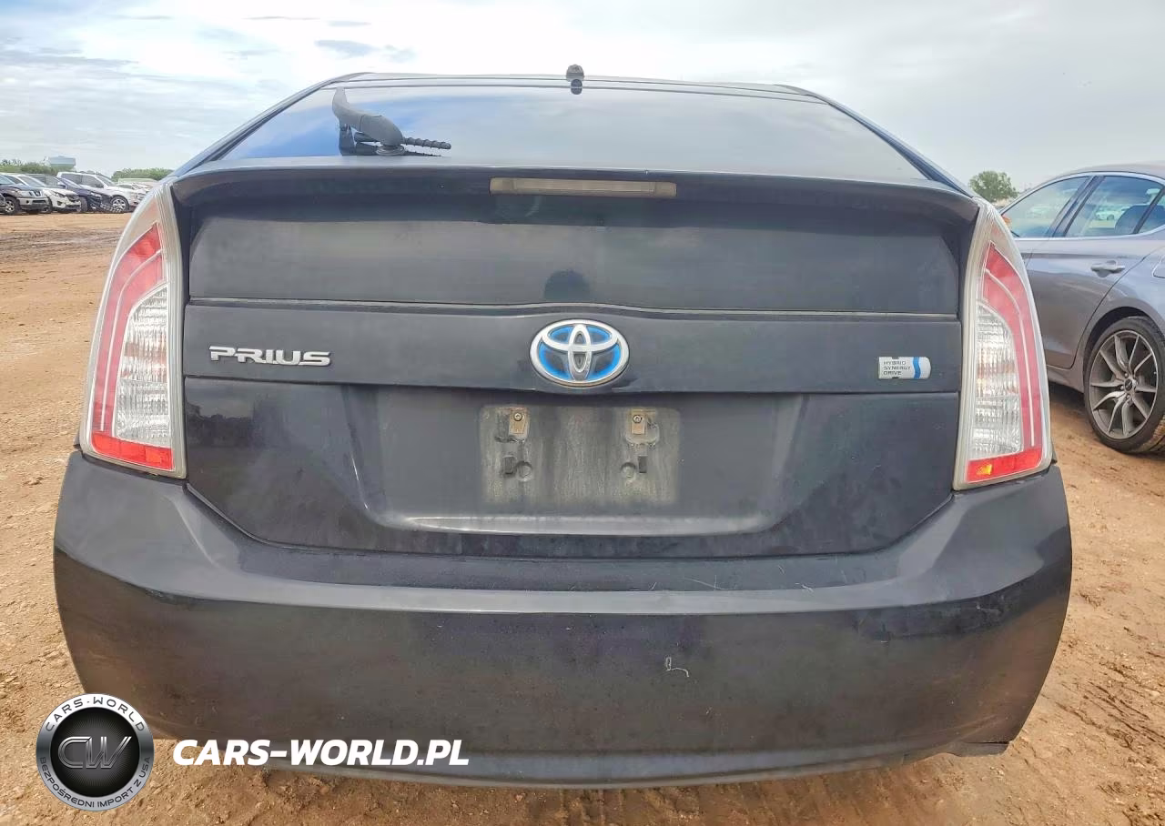 2013 Toyota Prius Two VIN:JTDKN3DU6D1712411 - 6