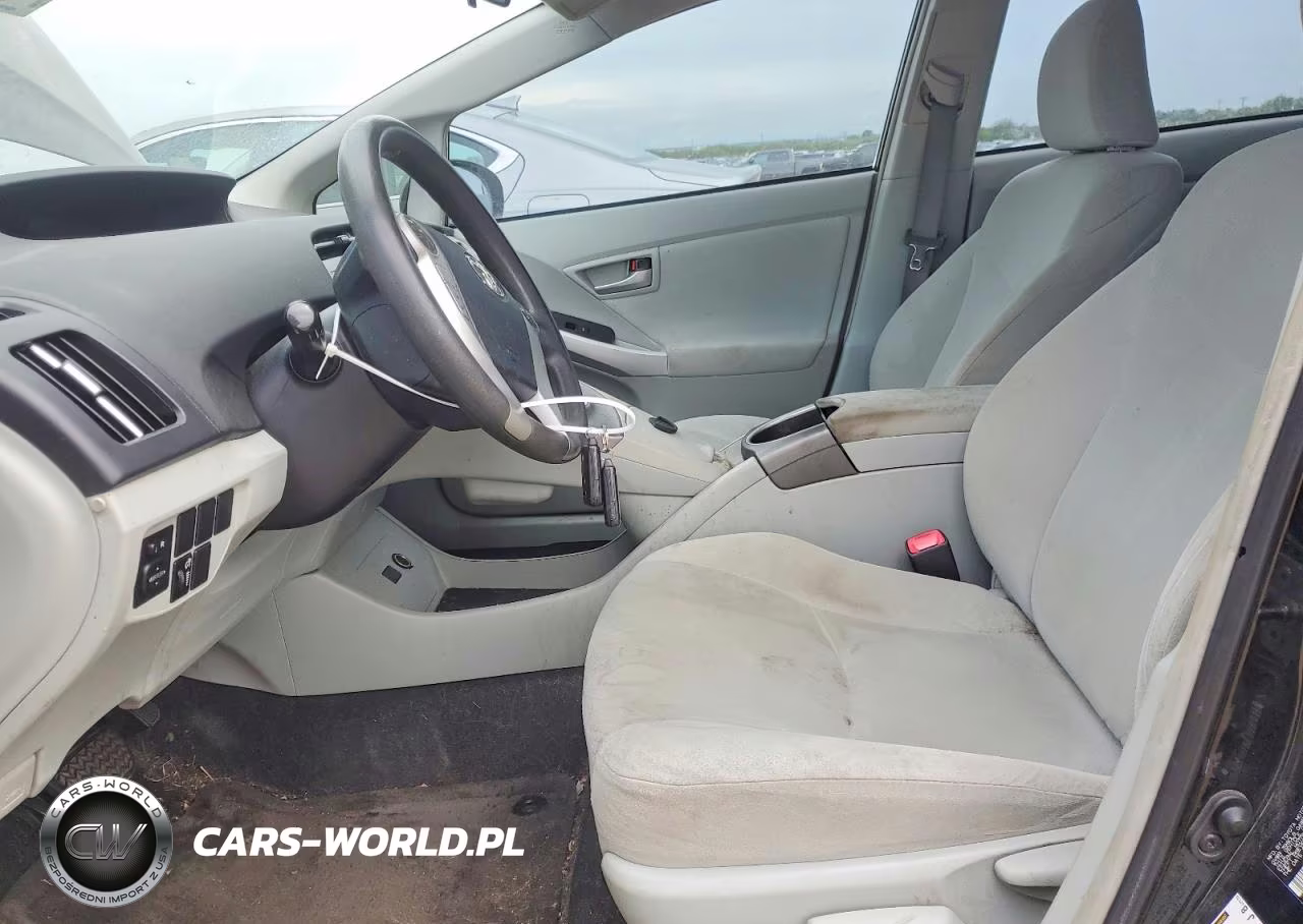 2013 Toyota Prius Two VIN:JTDKN3DU6D1712411 - 7