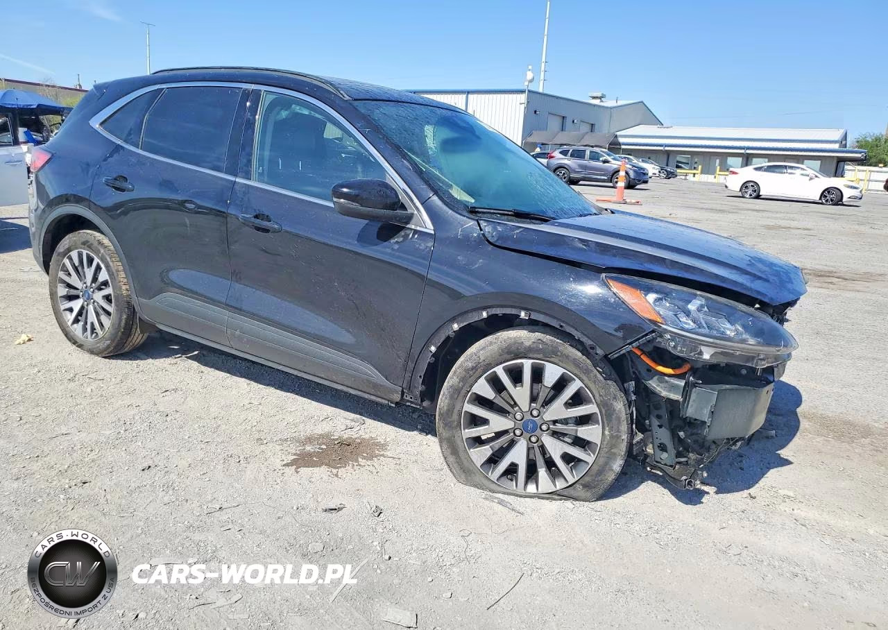 2020 Ford Escape Titanium VIN:1FMCU9DZ9LUB34108 - 4