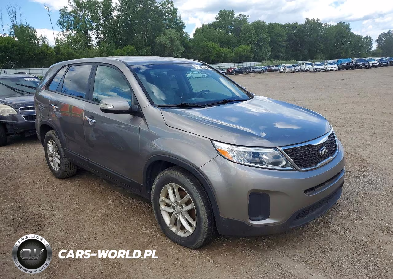 2015 Kia Sorento Lx VIN:5XYKT3A60FG629622 - 4