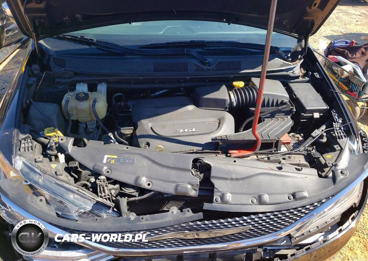 2018 Chrysler Pacifica Limited VIN:2C4RC1GG4JR104215 - 12