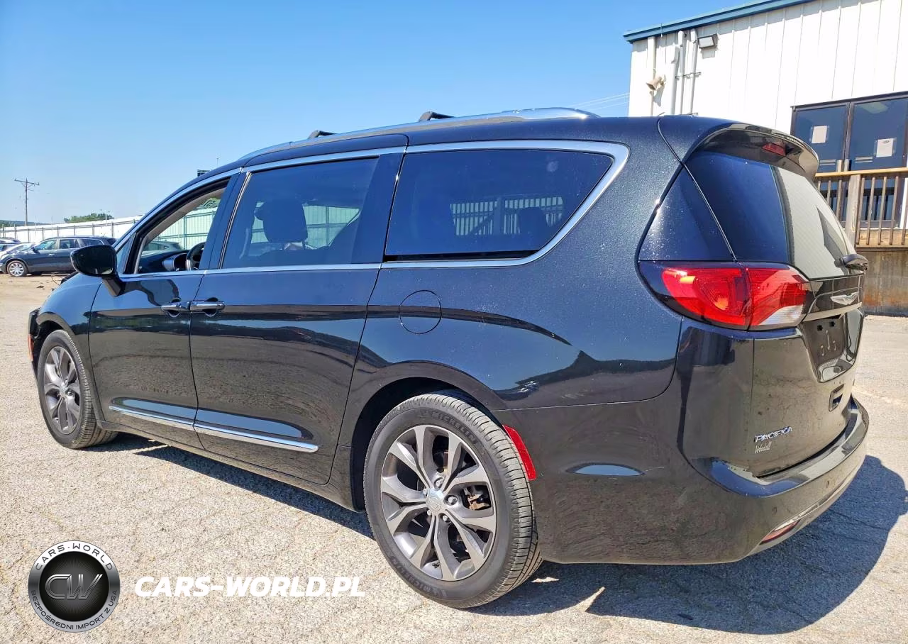 2018 Chrysler Pacifica Limited VIN:2C4RC1GG4JR104215 - 2
