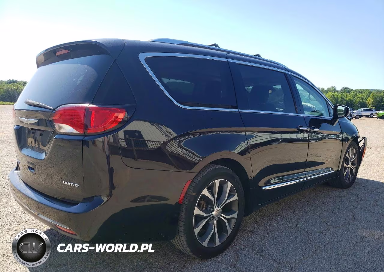 2018 Chrysler Pacifica Limited VIN:2C4RC1GG4JR104215 - 3