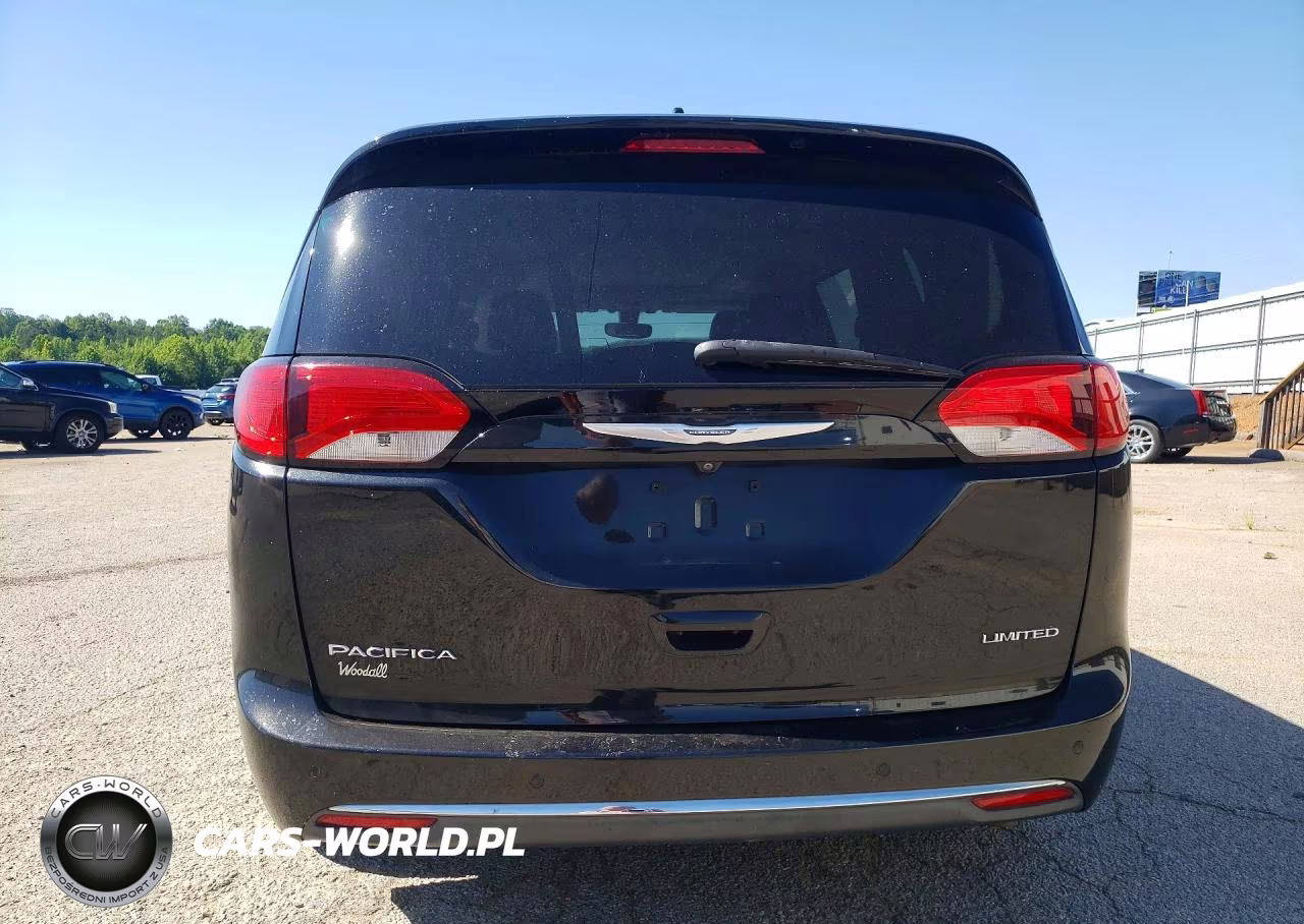 2018 Chrysler Pacifica Limited VIN:2C4RC1GG4JR104215 - 6