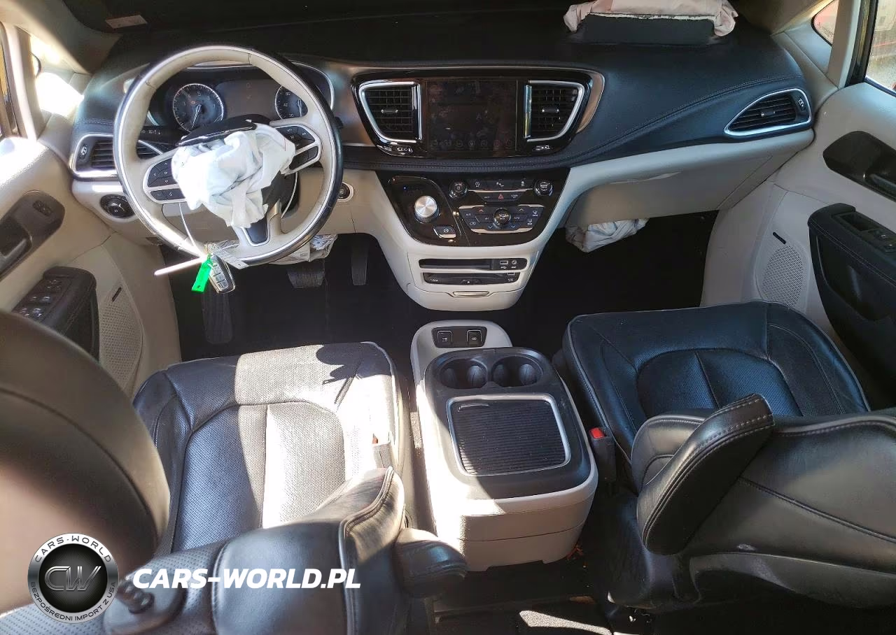 2018 Chrysler Pacifica Limited VIN:2C4RC1GG4JR104215 - 8