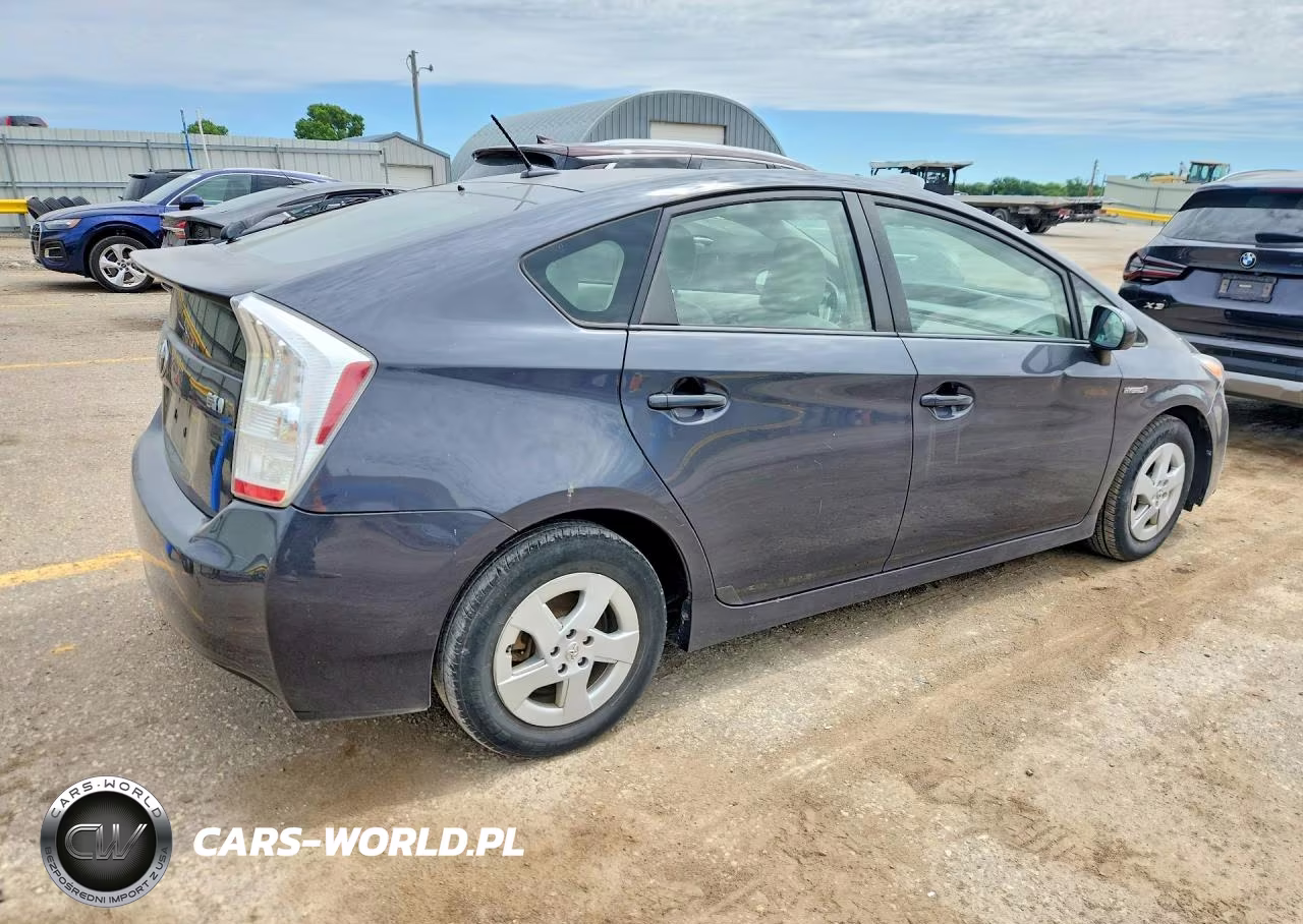 2011 Toyota Prius Two VIN:JTDKN3DUXB5368961 - 3
