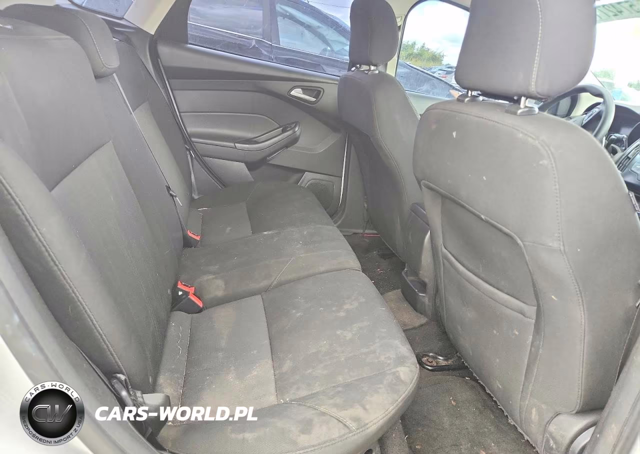 2018 Ford Focus Se VIN:1FADP3K26JL280509 - 10