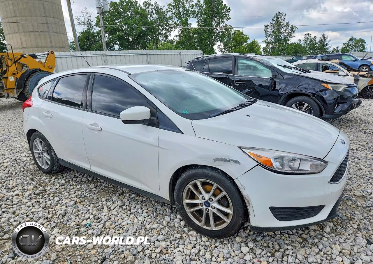 2018 Ford Focus Se VIN:1FADP3K26JL280509 - 4