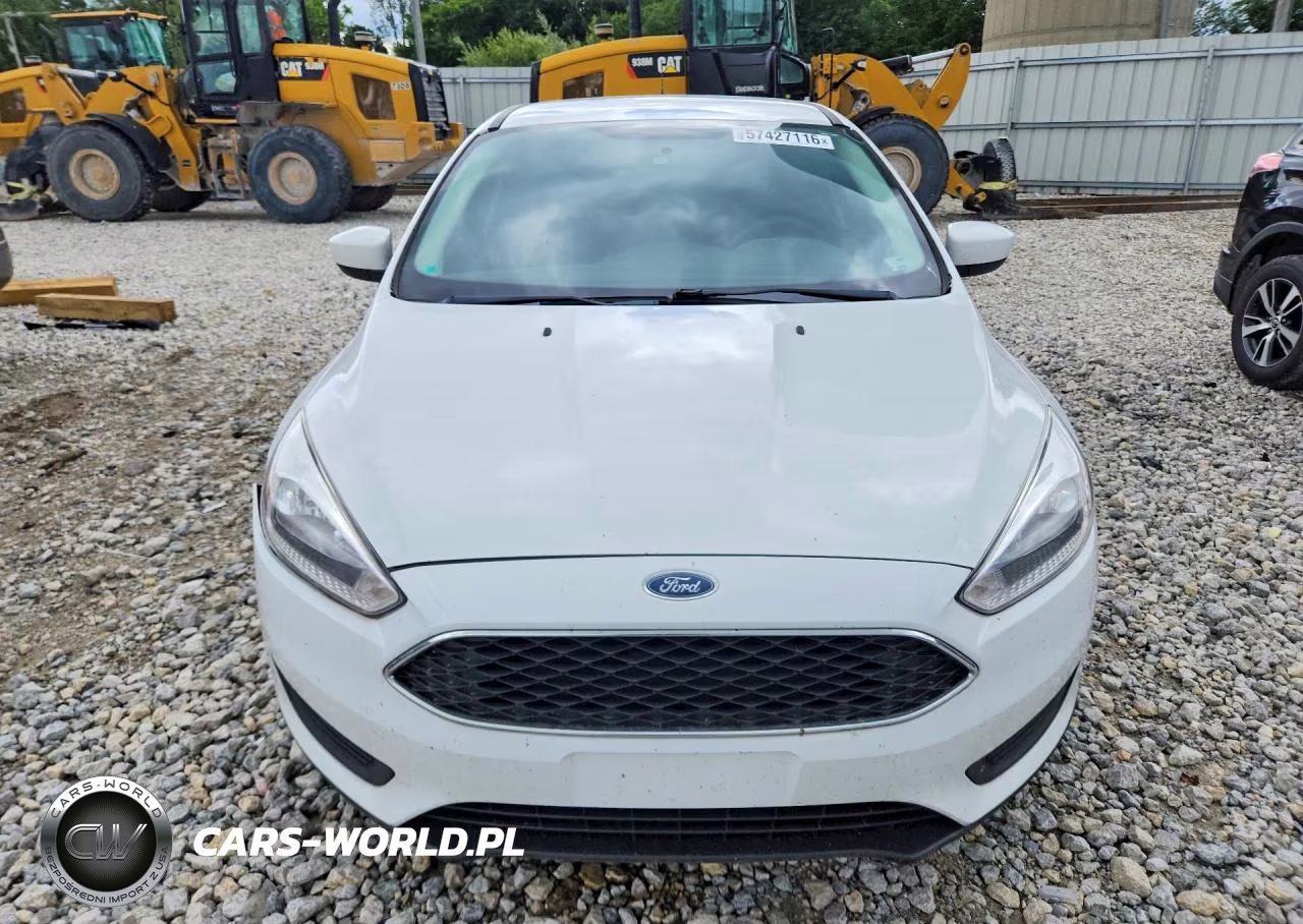 2018 Ford Focus Se VIN:1FADP3K26JL280509 - 5