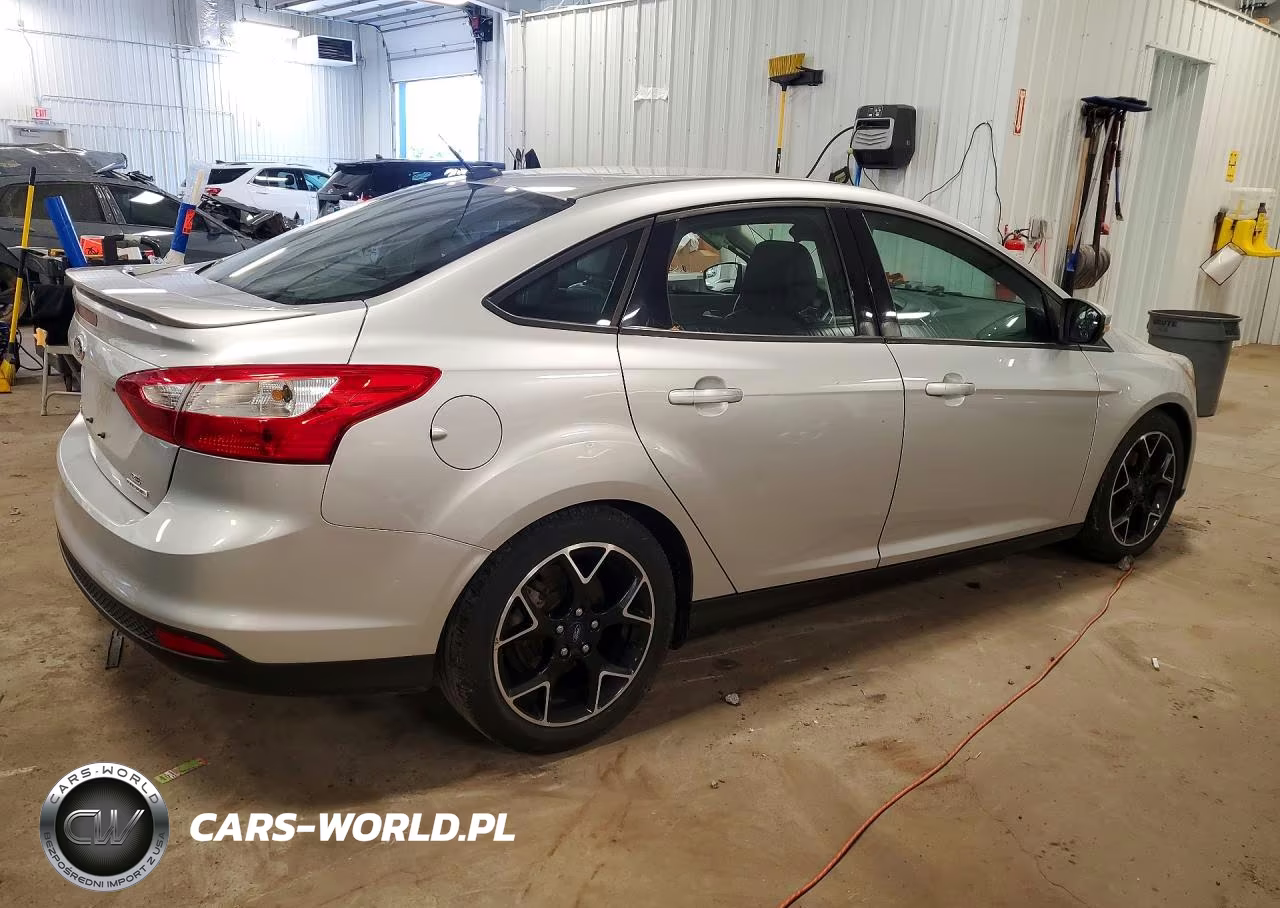 2014 Ford Focus Se VIN:1FADP3F23EL144144 - 3