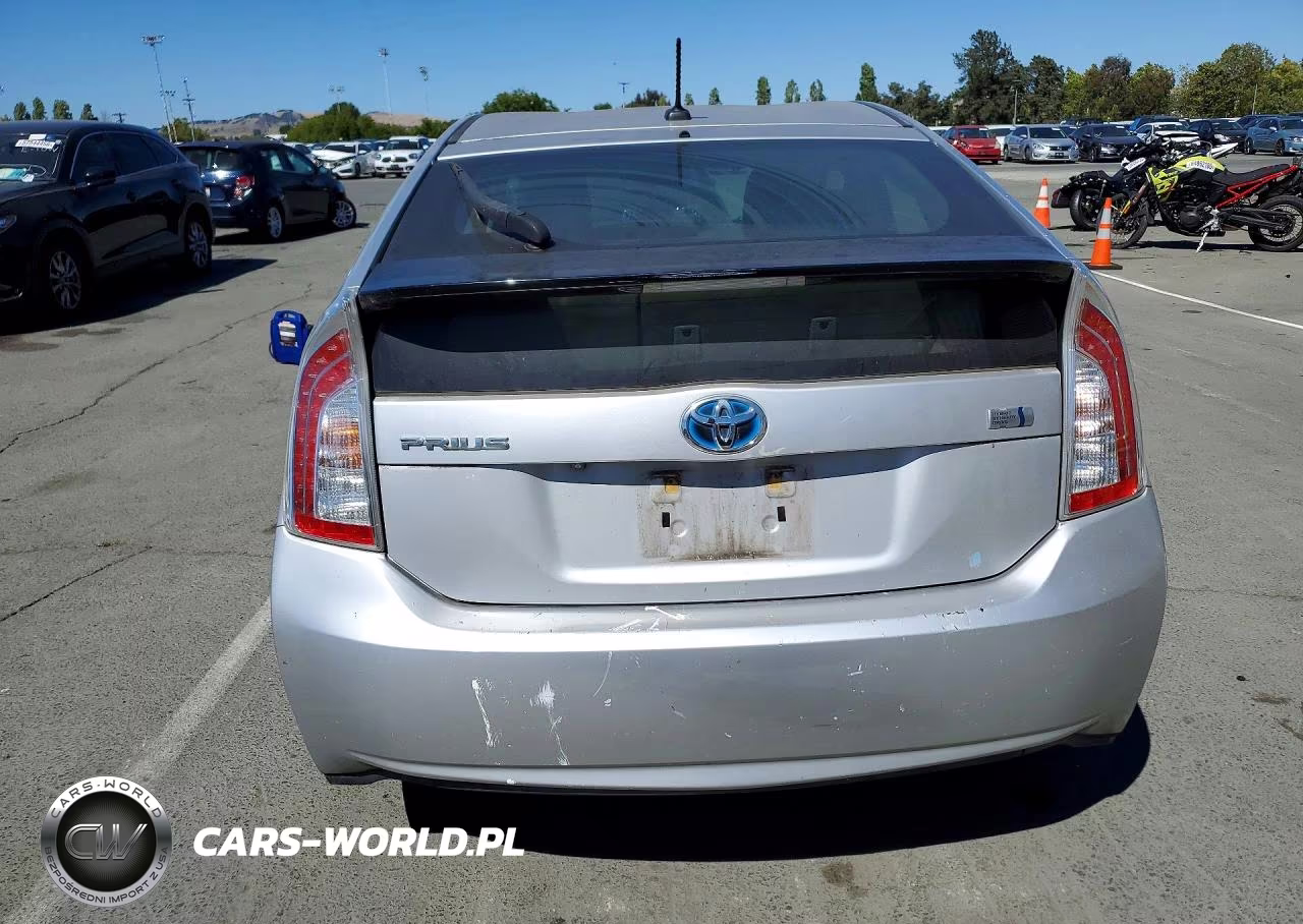 2015 Toyota Prius Three VIN:JTDKN3DU7F0433817 - 6