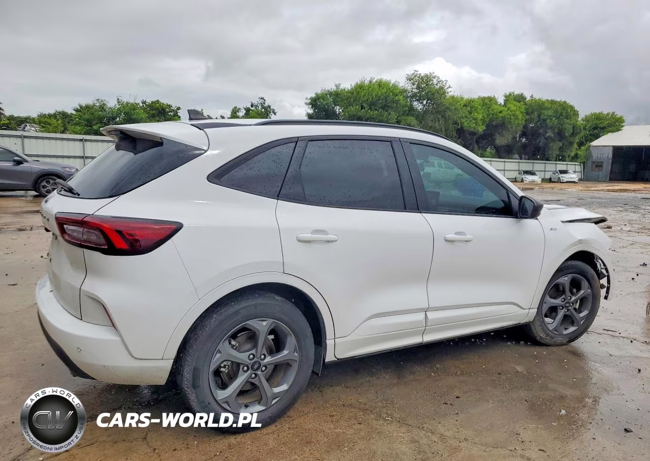 2023 Ford Escape St Line VIN:1FMCU0MN0PUA38334 - 3