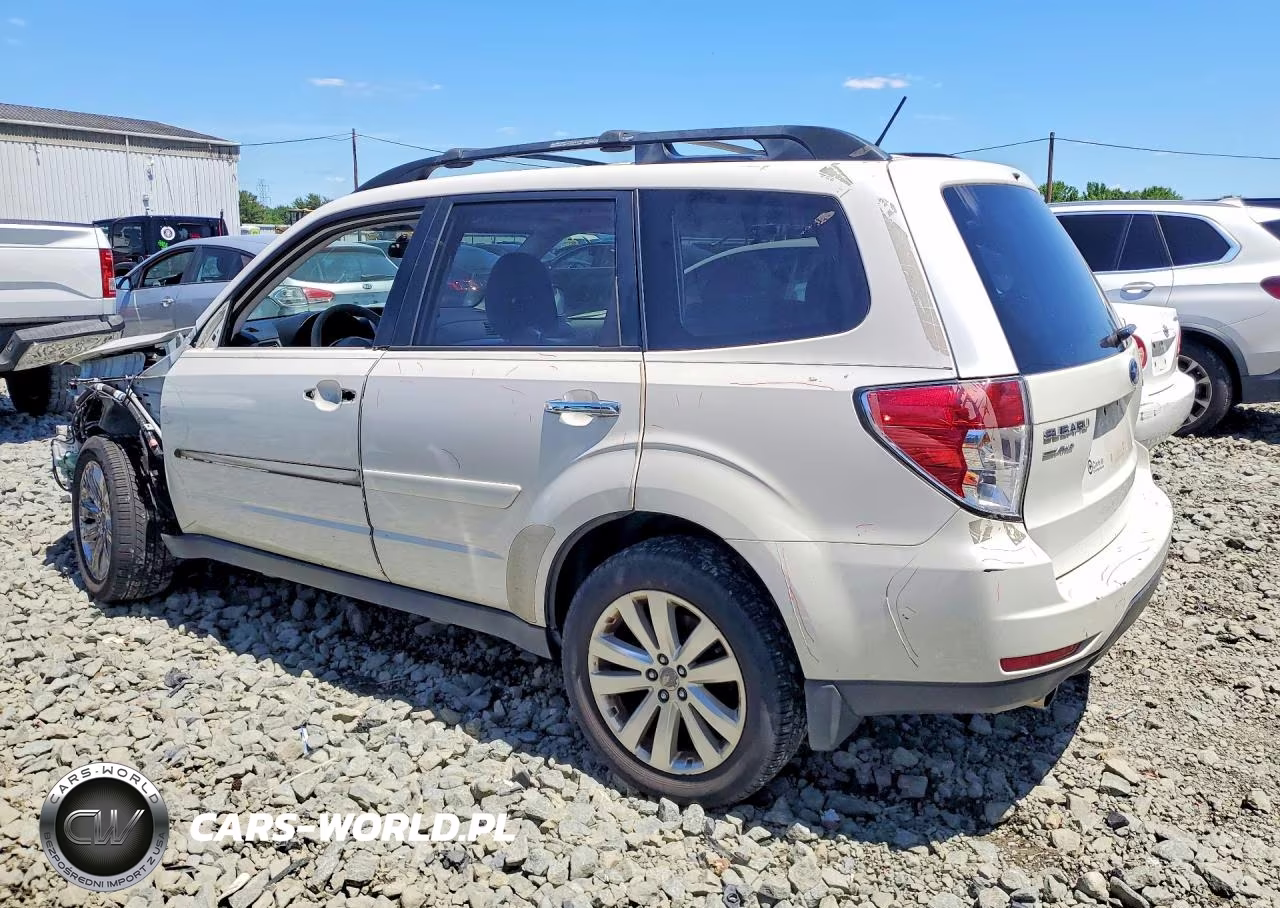 2013 Subaru Forester 2.5X Premium VIN:JF2SHADC3DH427452 - 2