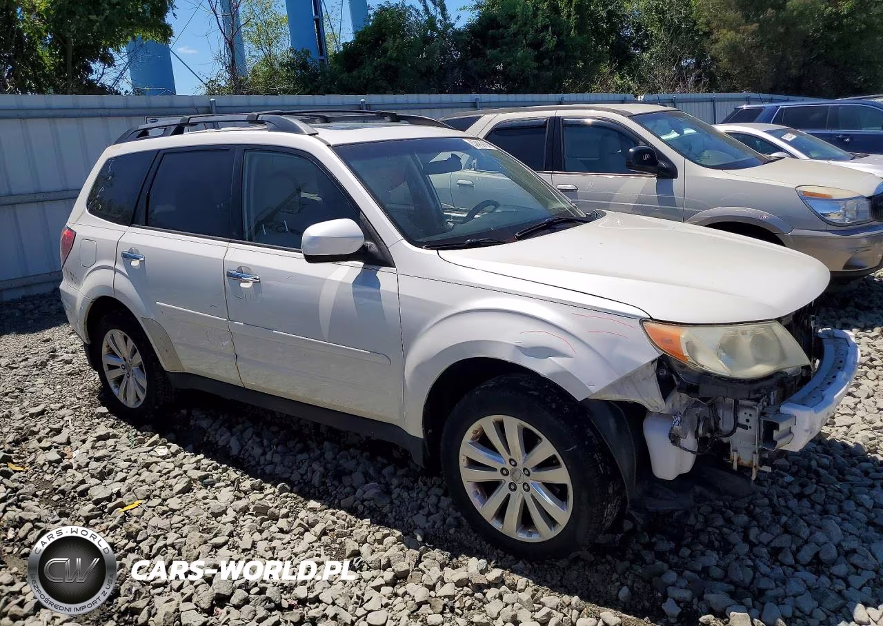 2013 Subaru Forester 2.5X Premium VIN:JF2SHADC3DH427452 - 4