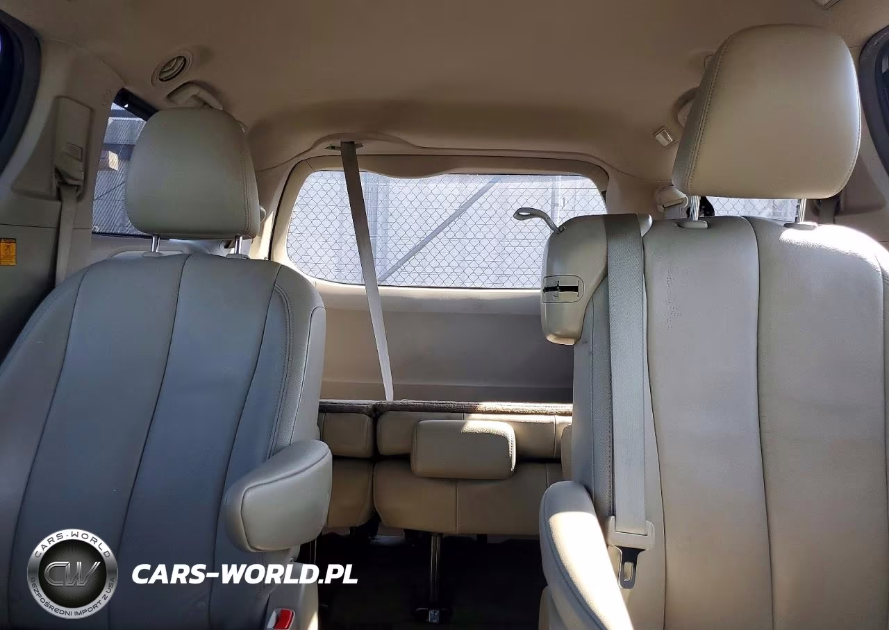 2013 Toyota Sienna Xle 8-Passenger VIN:5TDYK3DC6DS360301 - 10