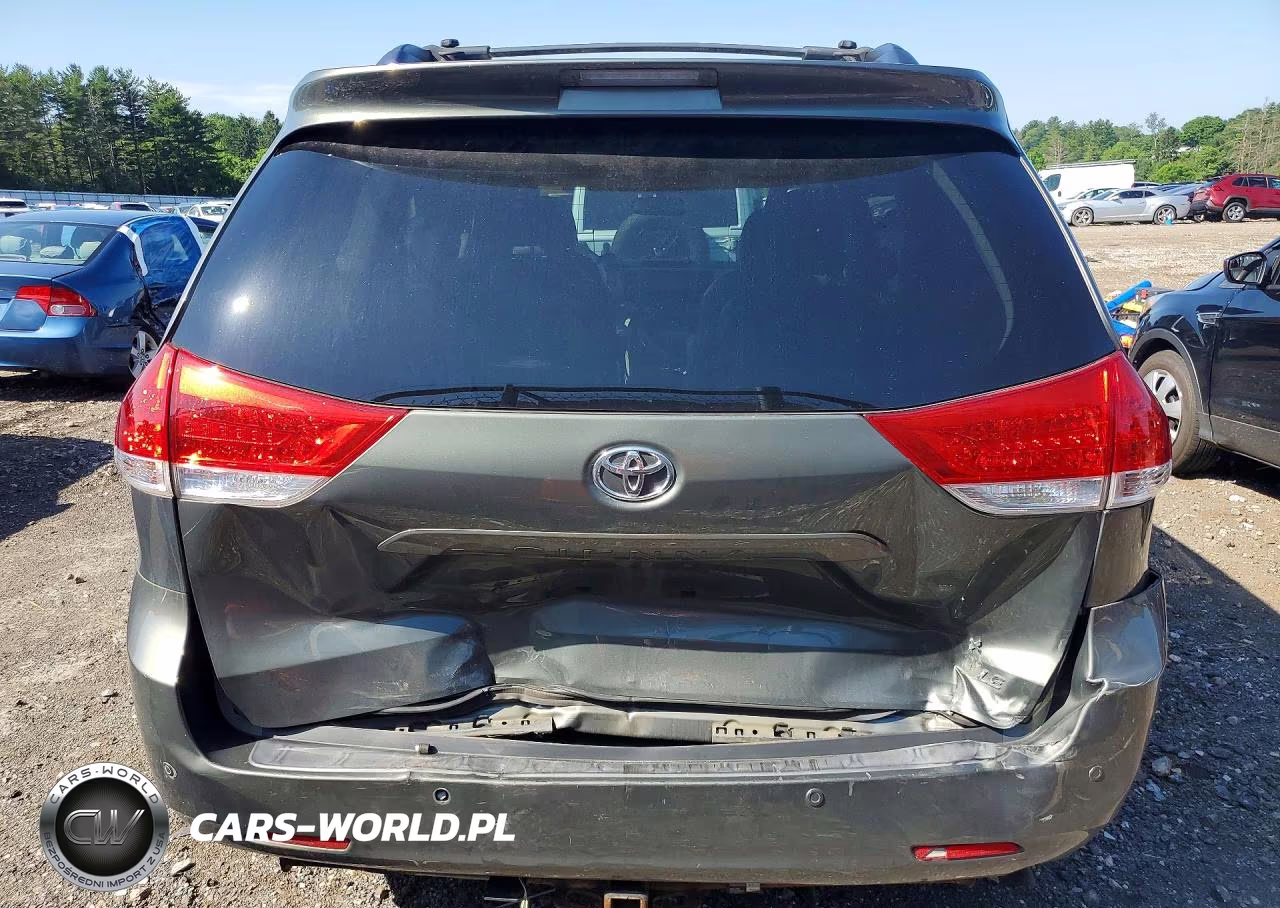 2013 Toyota Sienna Xle 8-Passenger VIN:5TDYK3DC6DS360301 - 6
