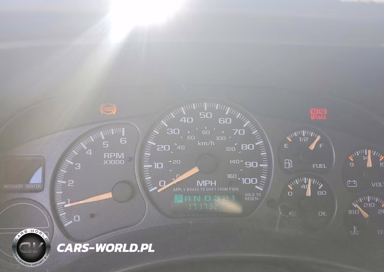 2002 Chevrolet Suburban K1500 VIN:3GNFK16ZX2G361371 - 9