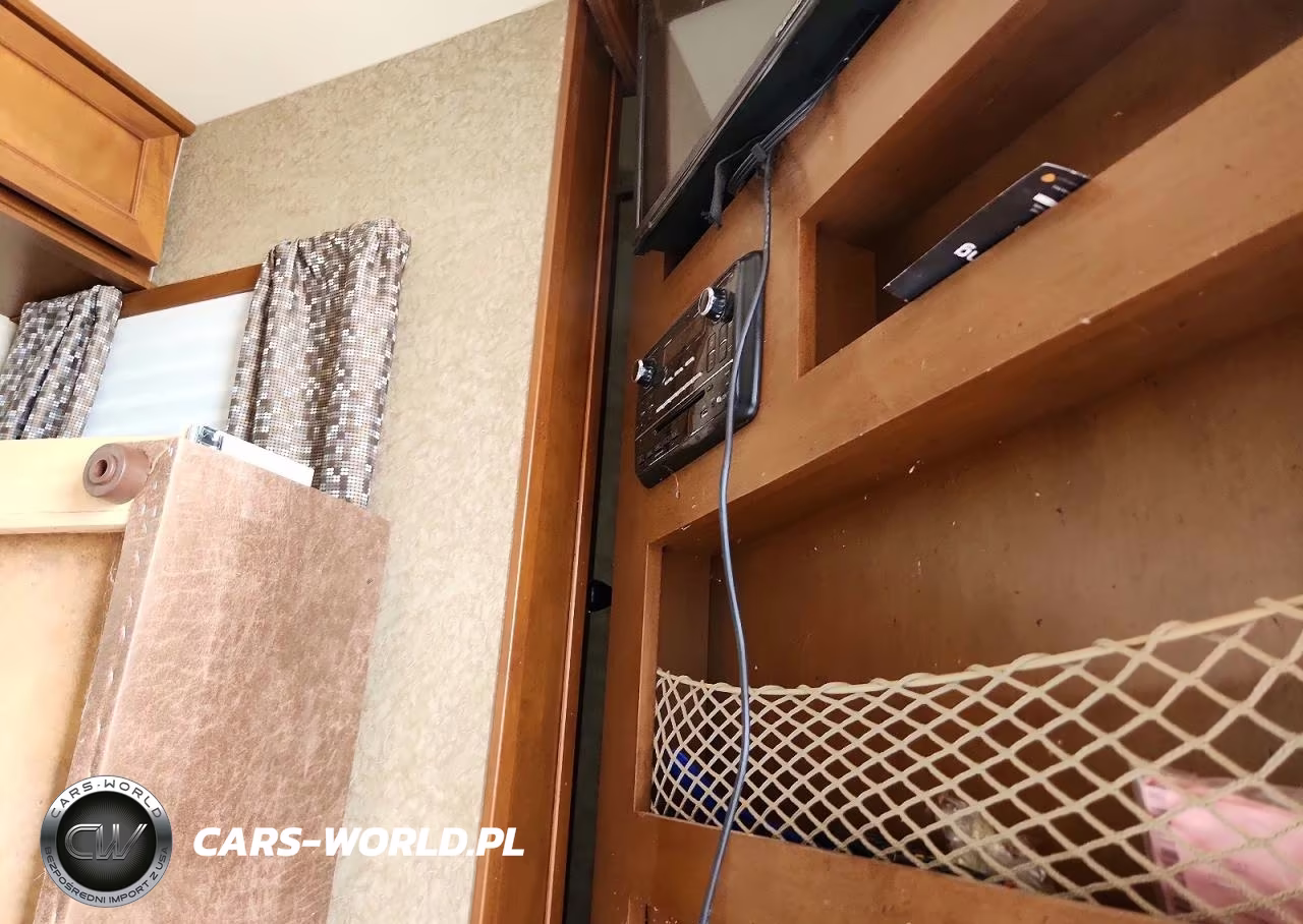 2015 Highland Ridge Light Camper VIN:58TTX3726F2019856 - 5