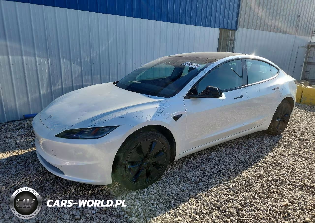 2025 Tesla Model 3 – zdjęcie 1 z 12