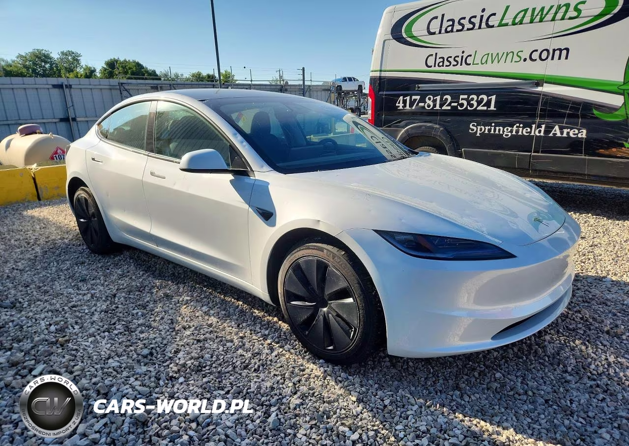 2025 Tesla Model 3 VIN:5YJ3E1EA5SF009979 - 4