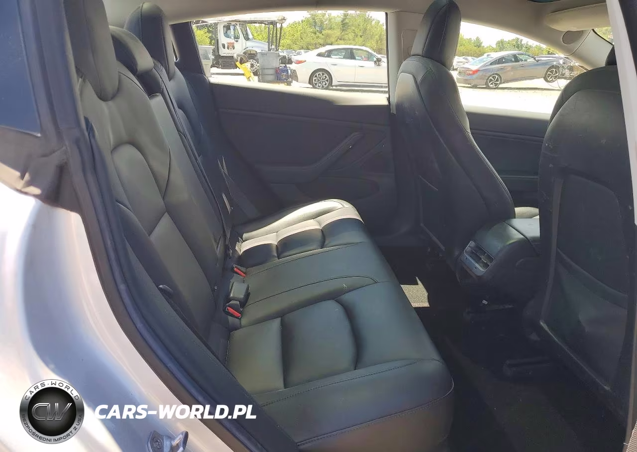 2018 Tesla Model 3 VIN:5YJ3E1EAXJF045973 - 10