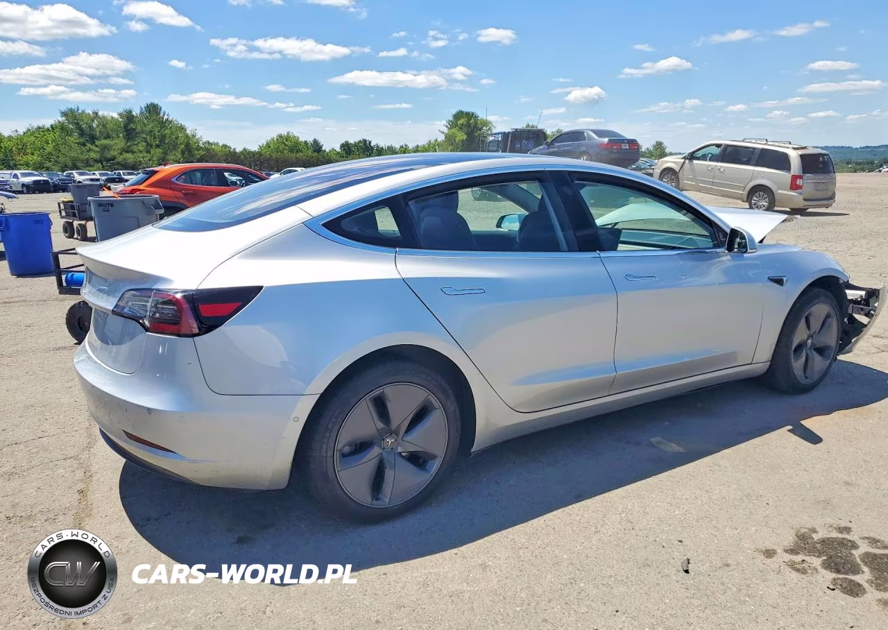 2018 Tesla Model 3 VIN:5YJ3E1EAXJF045973 - 3