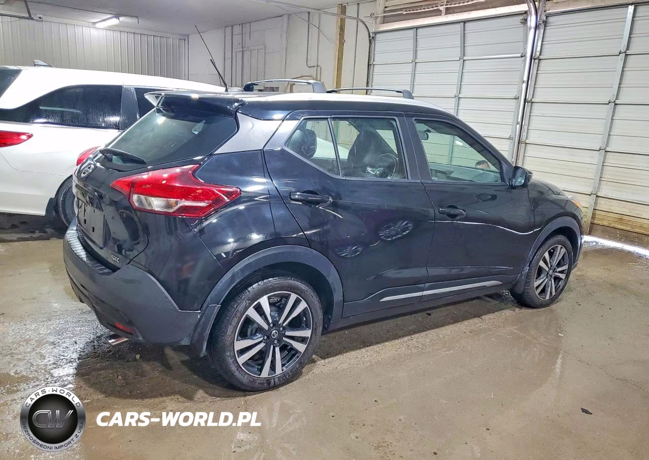 2019 Nissan Kicks Sr VIN:3N1CP5CU0KL562560 - 3