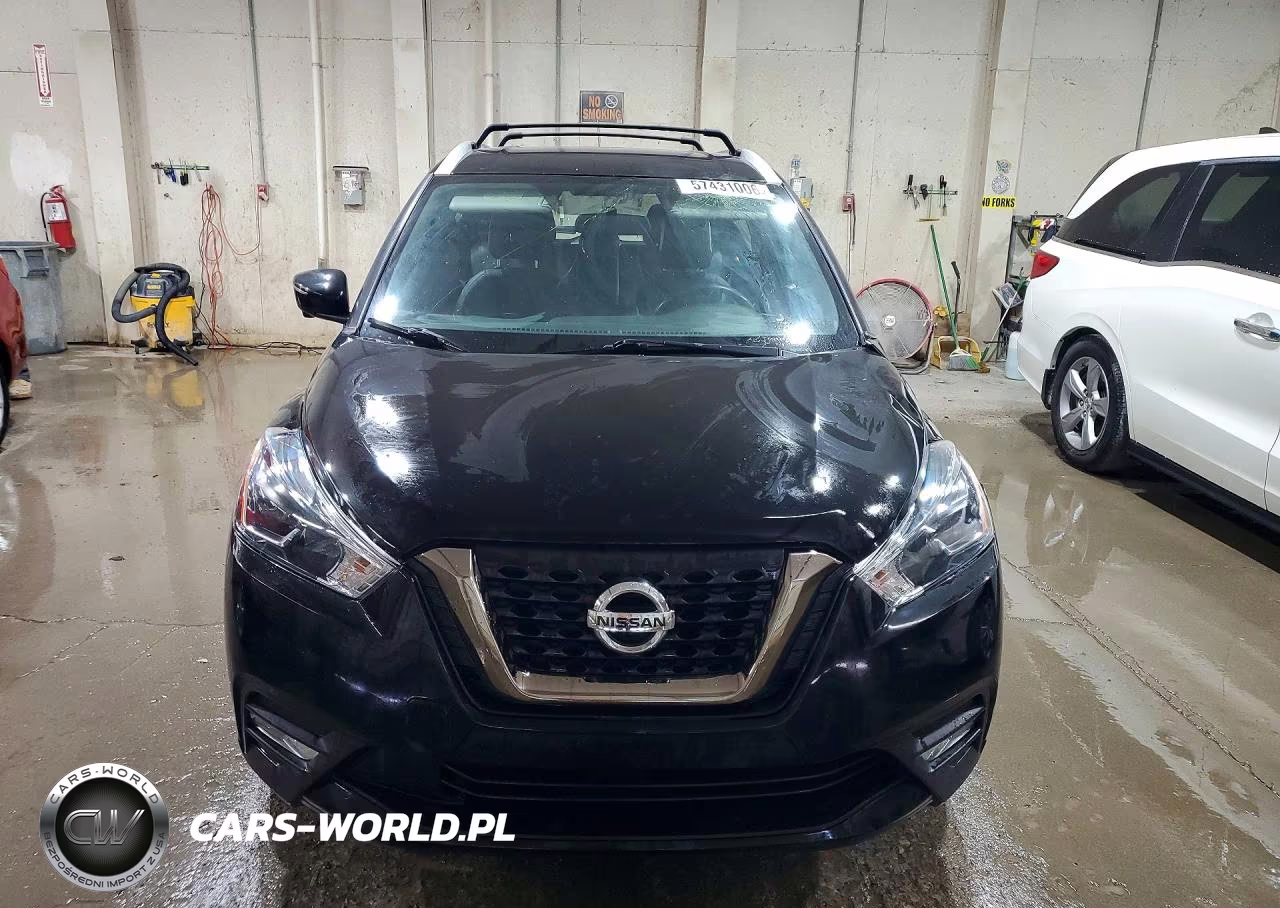 2019 Nissan Kicks Sr VIN:3N1CP5CU0KL562560 - 5