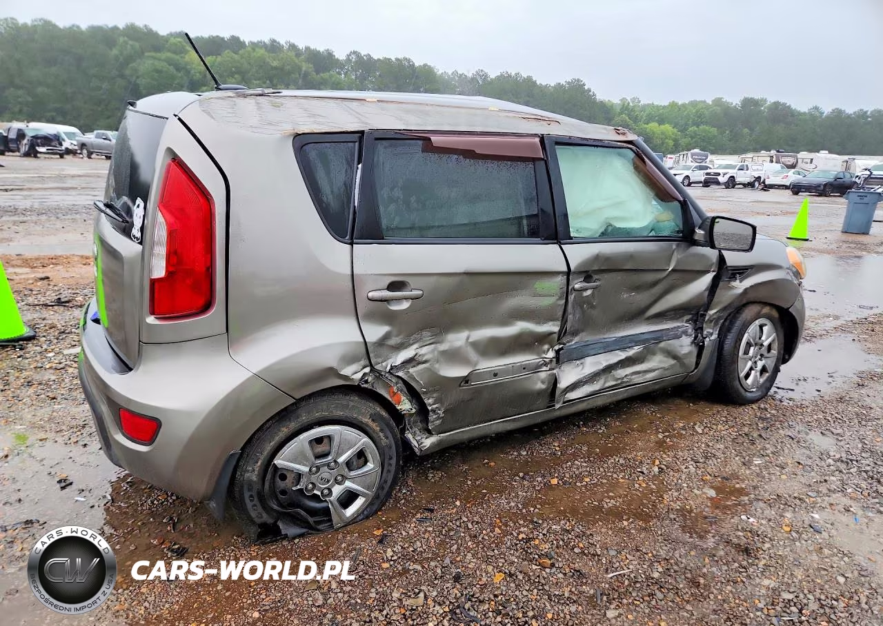 2013 Kia Soul Base VIN:KNDJT2A58D7584324 - 3