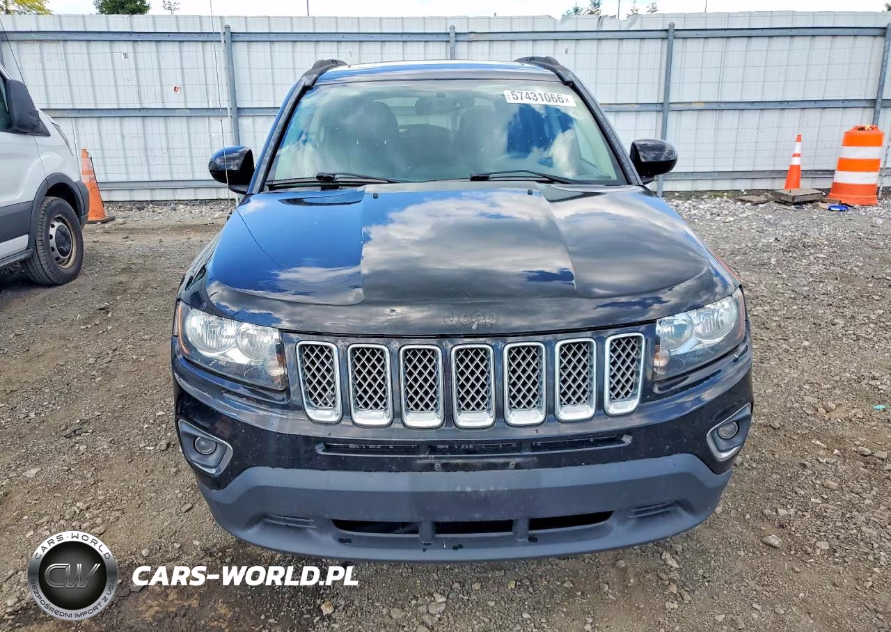 2015 Jeep Compass Latitude VIN:1C4NJDEBXFD386061 - 5