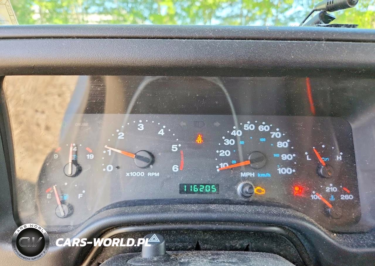 2005 Jeep Wrangler X VIN:1J4FA39S25P353880 - 9