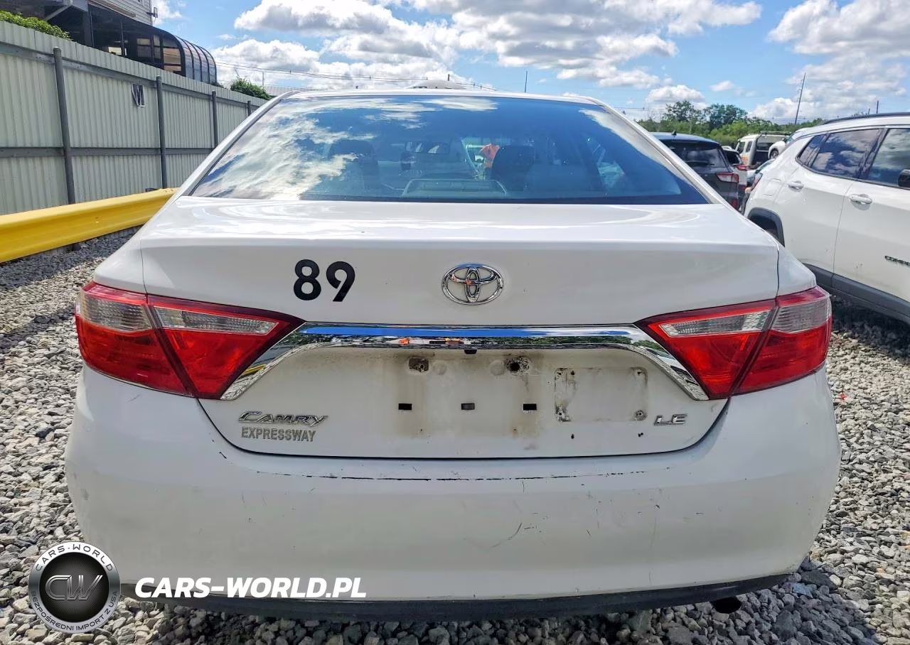 2017 Toyota Camry Le VIN:4T1BF1FK7HU451500 - 6